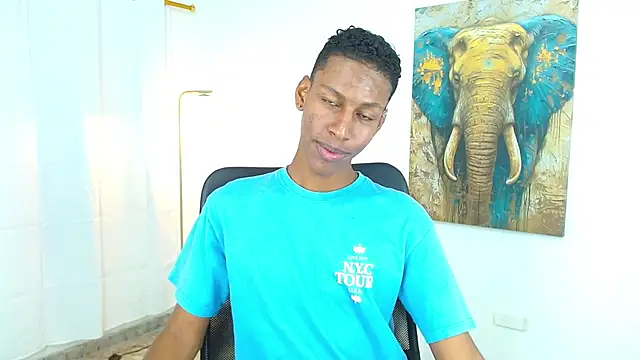 maiki18  online show from September 18, 2025, 8:44 pm