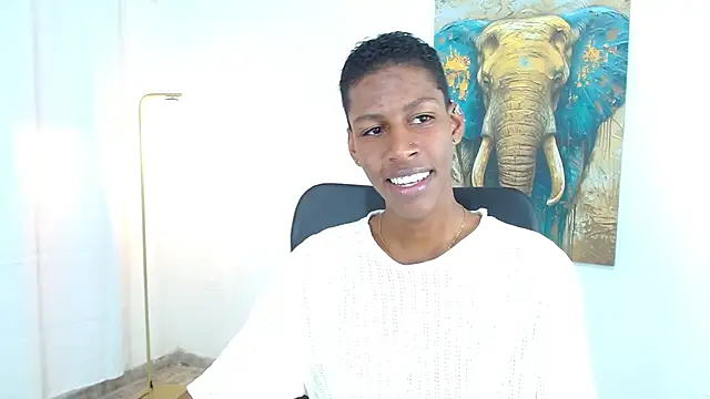 maiki18  online show from September 30, 2025, 8:36 pm