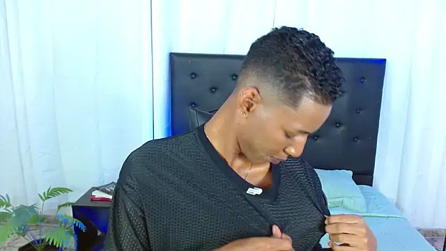 maiki18  online show from March 5, 2026, 8:38 pm