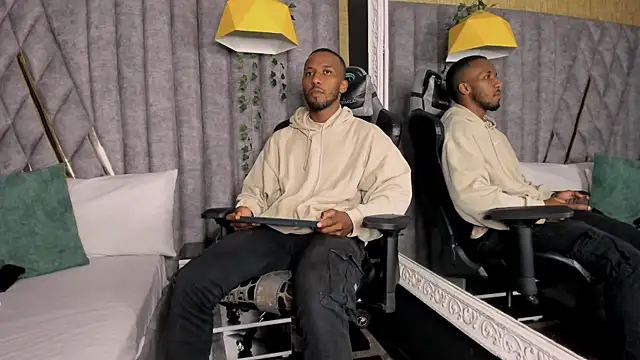 Snapshot of JamesParck chatting on March 3, 2026, 11:43 pm JamesParck online show from March 3, 2026, 11:43 pm