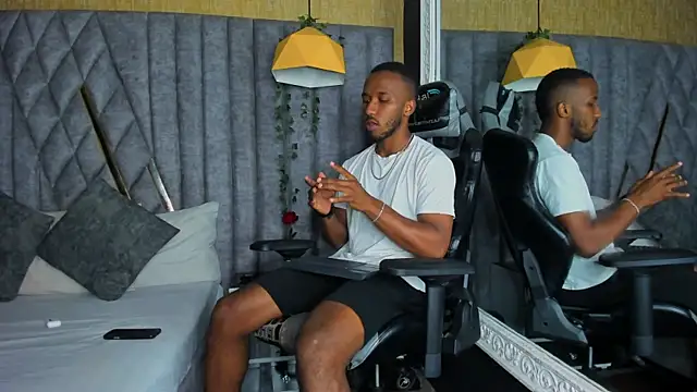 Snapshot of JamesParck chatting on March 5, 2026, 11:12 pm JamesParck online show from March 5, 2026, 11:12 pm