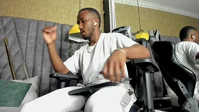 Snapshot of JamesParck chatting on March 11, 2026, 11:00 pm JamesParck online show from March 11, 2026, 11:00 pm