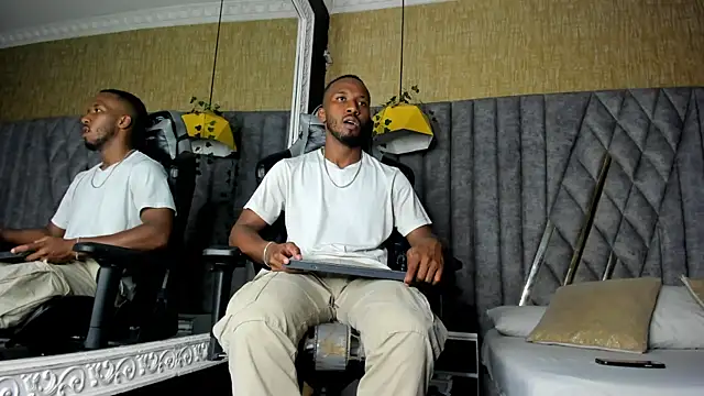 Snapshot of JamesParck chatting on March 17, 2026, 11:41 pm JamesParck online show from March 17, 2026, 11:41 pm