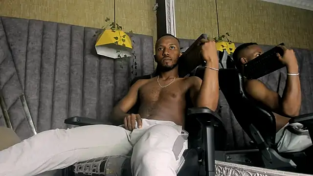 Snapshot of JamesParck chatting on March 25, 2026, 12:38 am JamesParck online show from March 25, 2026, 12:38 am