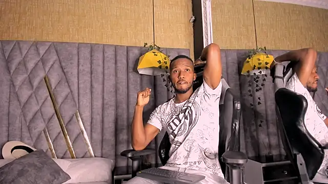 Snapshot of JamesParck chatting on March 30, 2026, 10:33 pm JamesParck online show from March 30, 2026, 10:33 pm