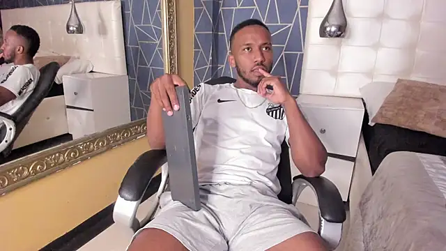 Snapshot of JamesParck chatting on April 4, 2026, 10:18 pm JamesParck online show from April 4, 2026, 10:18 pm