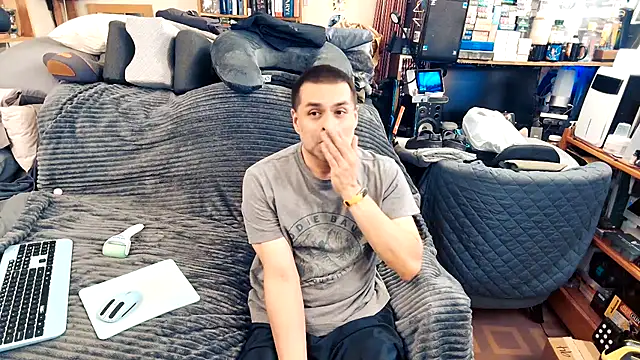 Snapshot of ClampMaster chatting on September 24, 2025, 8:01 pm ClampMaster online show from September 24, 2025, 8:01 pm