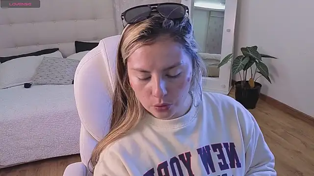 Snapshot of brandy_sweet_ chatting on September 27, 2025, 3:39 pm brandy sweet  online show from September 27, 2025, 3:39 pm