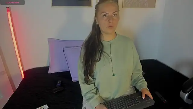 Snapshot of brandy_sweet_ chatting on October 15, 2025, 2:28 pm brandy sweet  online show from October 15, 2025, 2:28 pm