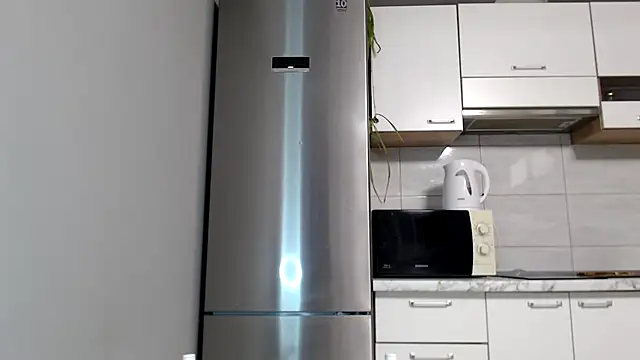 Snapshot of SierraSky_ chatting on September 19, 2025, 5:13 pm SierraSky  online show from September 19, 2025, 5:13 pm