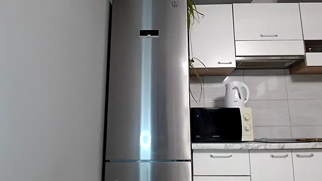 Snapshot of SierraSky_ chatting on September 25, 2025, 5:05 pm SierraSky  online show from September 25, 2025, 5:05 pm