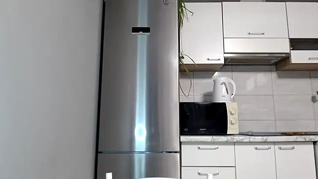 Snapshot of SierraSky_ chatting on October 27, 2025, 6:12 pm SierraSky  online show from October 27, 2025, 6:12 pm