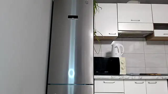 SierraSky  online show from November 7, 2025, 6:08 pm