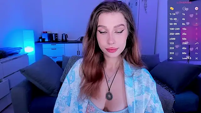 tenderdreams online show from October 10, 2025, 10:31 pm