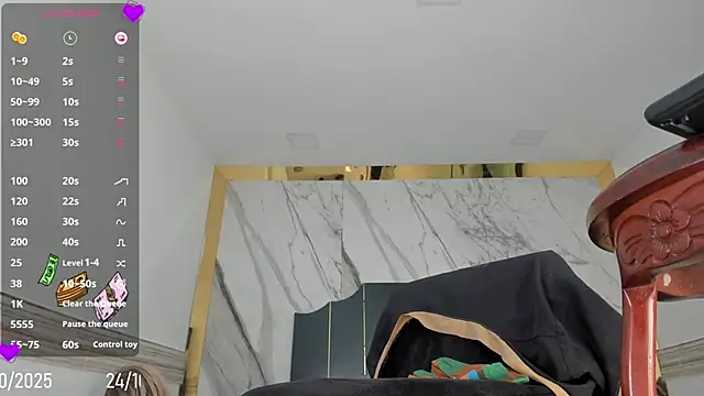 Victtoria Parker online show from October 24, 2025, 1:40 pm