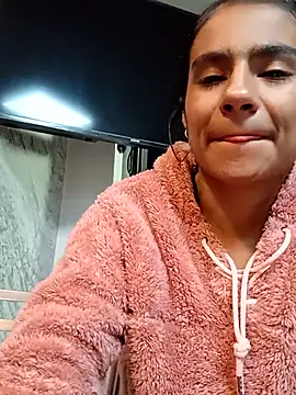 Snapshot of Leslly_ chatting on September 26, 2025, 11:20 pm Leslly online show from September 26, 2025, 11:20 pm