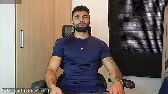 Snapshot of Derek_w chatting on November 7, 2025, 7:36 pm Derek w online show from November 7, 2025, 7:36 pm