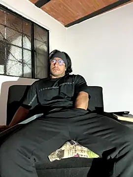 Snapshot of willian_m777 chatting on October 18, 2025, 5:10 am willian m777 online show from October 18, 2025, 5:10 am