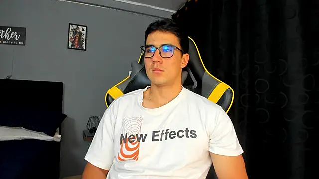 owengray2n online show from September 30, 2025, 12:48 am