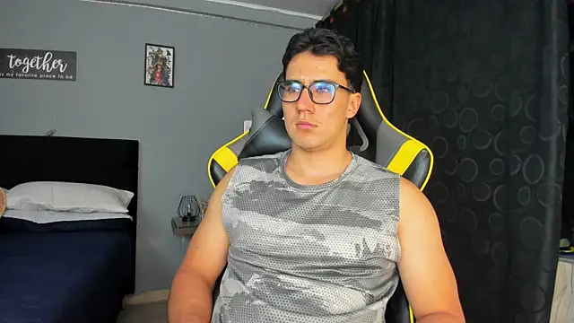 owengray2n online show from October 7, 2025, 1:47 am