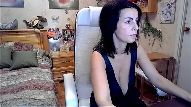 Kendra Mom online show from December 5, 2024, 5:50 pm