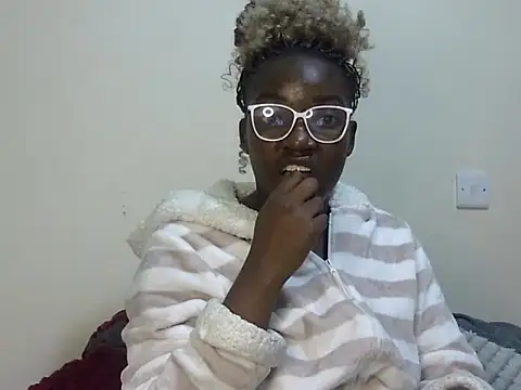 Sexy racy rebel  online show from December 4, 2025, 9:34 pm