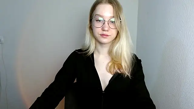 cindi hot online show from March 12, 2025, 9:34 am