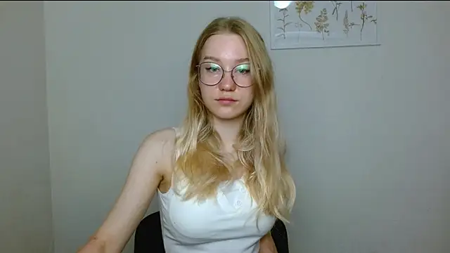 cindi hot online show from September 12, 2025, 8:14 am