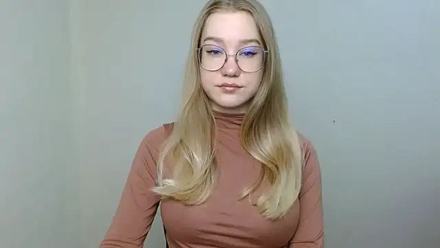 Snapshot of cindi_hot chatting on April 15, 2026, 10:44 am cindi hot online show from April 15, 2026, 10:44 am