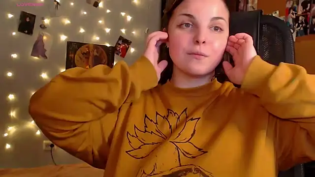 Saya sweet online show from September 28, 2025, 9:42 pm