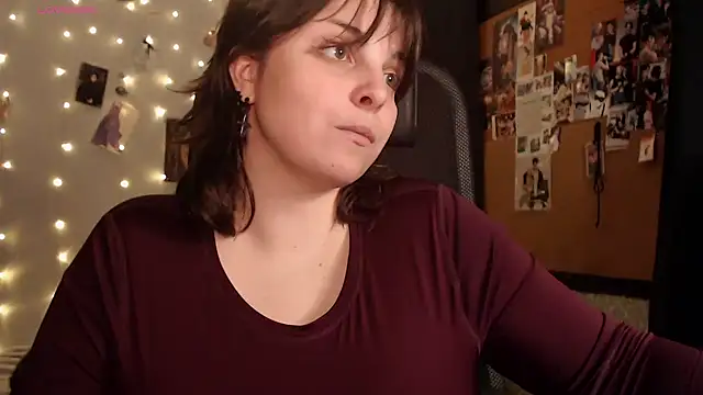 Saya sweet online show from October 28, 2025, 9:50 pm