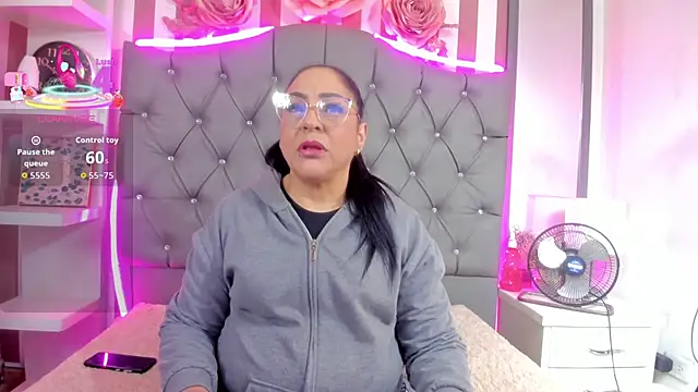 Gina Myers online show from November 8, 2025, 12:16 pm