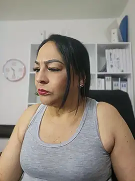 Snapshot of Gina_Myers chatting on June 21, 2026, 3:31 am Gina Myers online show from June 21, 2026, 3:31 am
