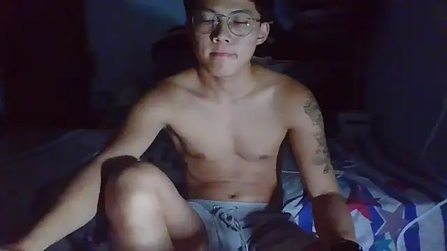 ZHIIz online show from November 17, 2025, 3:40 pm