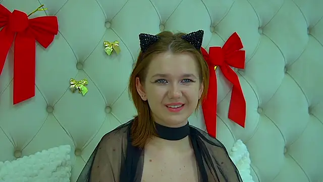 Snapshot of LessySmith chatting on December 22, 2024, 2:16 pm LessySmith online show from December 22, 2024, 2:16 pm