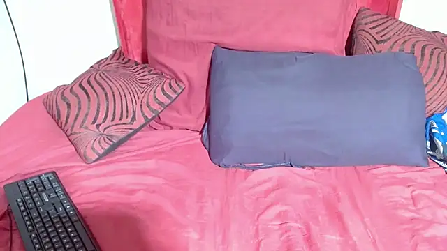 BBW42LL online show from April 23, 2026, 4:14 am