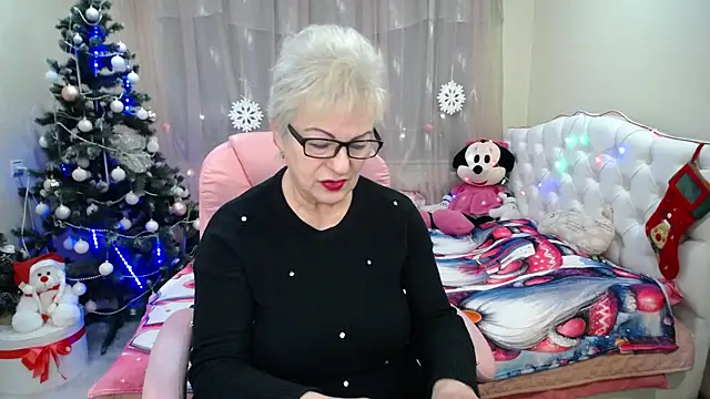 KayleSmoll online show from January 14, 2025, 7:00 pm