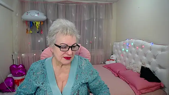 KayleSmoll online show from January 24, 2025, 7:28 pm