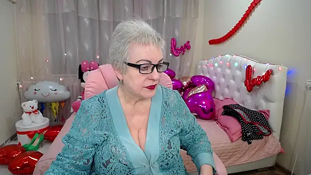 KayleSmoll online show from February 1, 2025, 7:13 pm