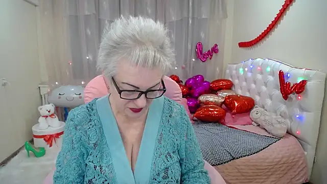 KayleSmoll online show from February 9, 2025, 4:25 am