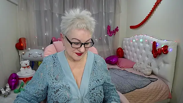 KayleSmoll online show from February 15, 2025, 1:31 am