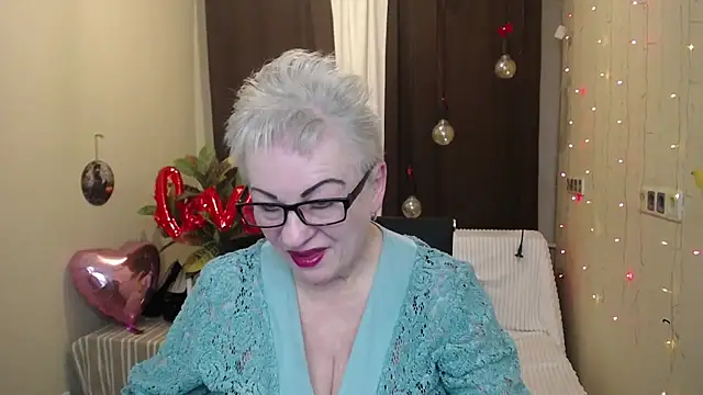 KayleSmoll online show from February 15, 2025, 7:28 pm