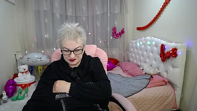 KayleSmoll online show from February 19, 2025, 1:51 am