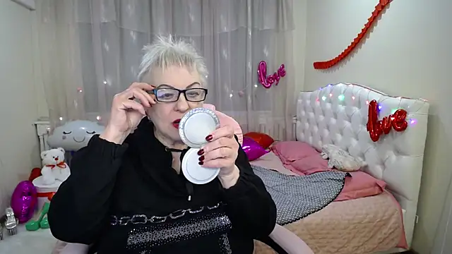 KayleSmoll online show from February 19, 2025, 4:55 am