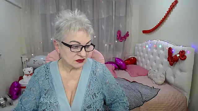 KayleSmoll online show from February 28, 2025, 10:50 pm