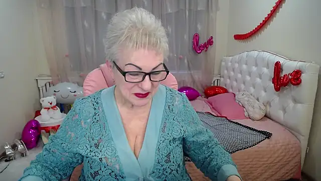 KayleSmoll online show from March 9, 2025, 4:49 am