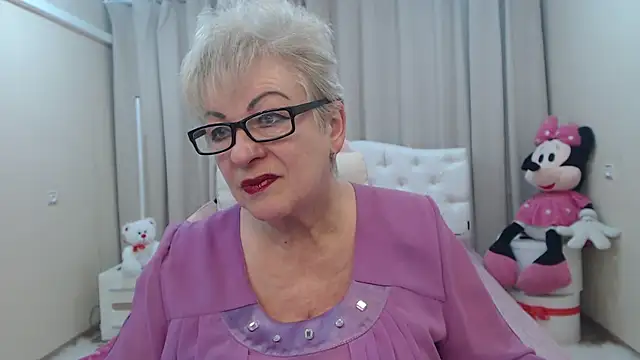 KayleSmoll online show from March 4, 2026, 7:42 pm