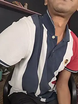 richardjames95 online show from November 21, 2025, 6:39 pm