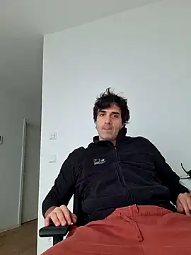 AlexPaeae online show from February 21, 2025, 7:23 am