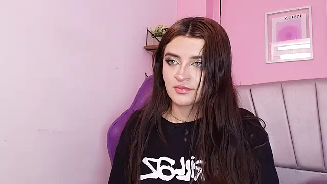 alice-millerr online show from December 8, 2024, 7:11 pm